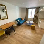 Apartment Atypic 3 Bedrooms Triplex With Terrace, 5km From Villeneuve-Loubet