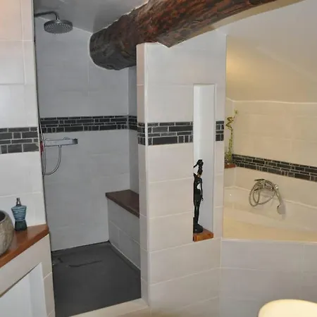 Atypic 3 Bedrooms Triplex With Terrace, 5km From Lägenhet Villeneuve-Loubet