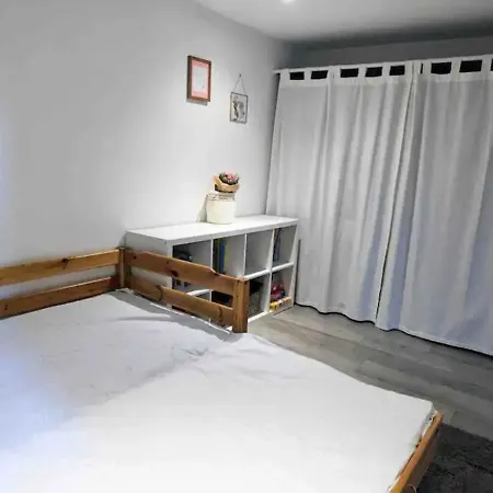 Atypic 3 Bedrooms Triplex With Terrace, 5km From Lägenhet