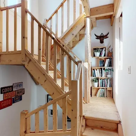 Atypic 3 Bedrooms Triplex With Terrace, 5km From Apartment